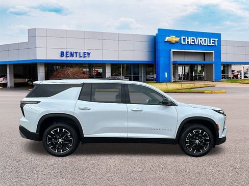 New 2026 Chevrolet Traverse LT w/ Sun and Wheel Package image 6