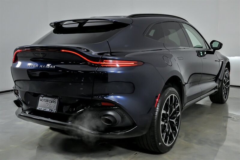 Used 2022 Aston Martin DBX AWD/4WD image 11