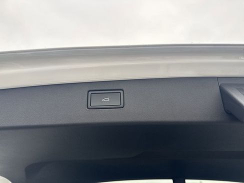 New 2026 Volkswagen Tiguan SE AWD/4WD image 45