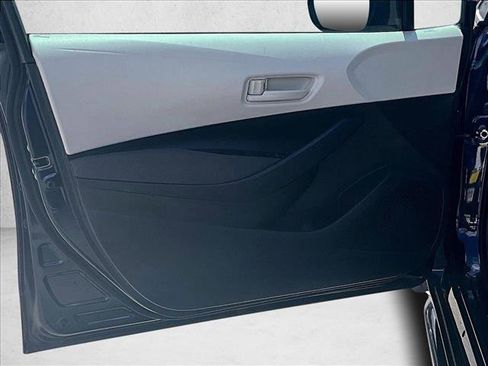 Used 2025 Toyota Corolla LE image 17