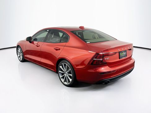 Used 2019 Volvo S60 T5 Momentum w/ Multimedia Package FWD image 5
