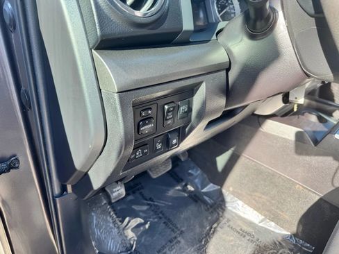 Used 2016 Toyota Tundra SR5 image 15