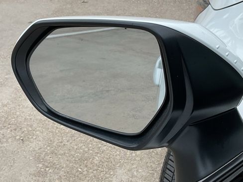 Used 2025 Toyota Corolla LE image 11