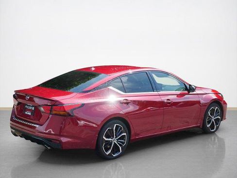 Certified 2023 Nissan Altima 2.5 SR w/ SR Premium Package FWD image 3