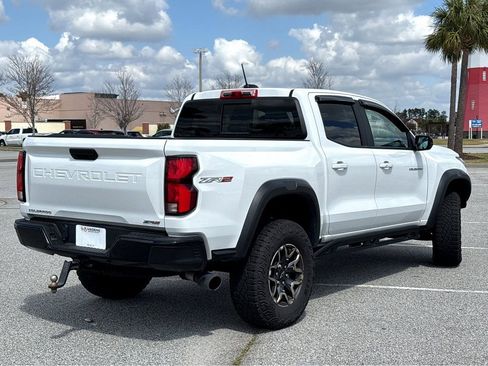 Used 2024 Chevrolet Colorado ZR2 AWD/4WD image 21