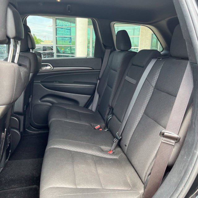 Used 2020 Jeep Grand Cherokee Laredo AWD/4WD image 12