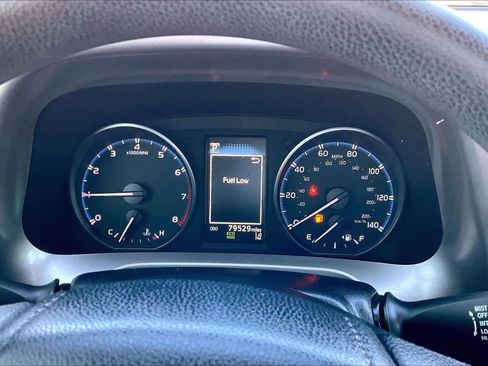 Used 2018 Toyota RAV4 LE image 24