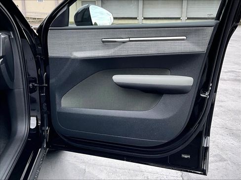 New 2026 Volvo EX30 Plus w/ Climate Package image 29