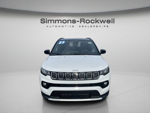 Used 2025 Jeep Compass Limited AWD/4WD image 8
