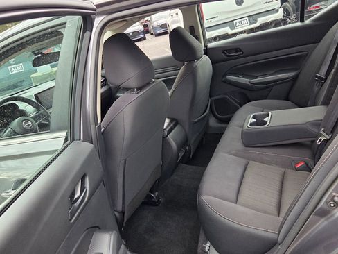 Used 2024 Nissan Altima 2.5 SV image 7