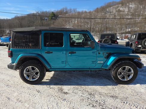 Used 2019 Jeep Wrangler Unlimited Sahara w/ Safety Group image 2