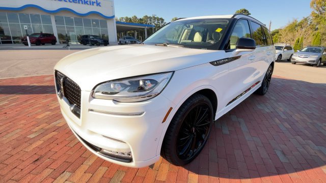 Used 2023 Lincoln Aviator Black Label w/ Jet Package AWD/4WD image 5