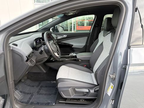 Used 2023 Volkswagen ID.4 Pro image 11