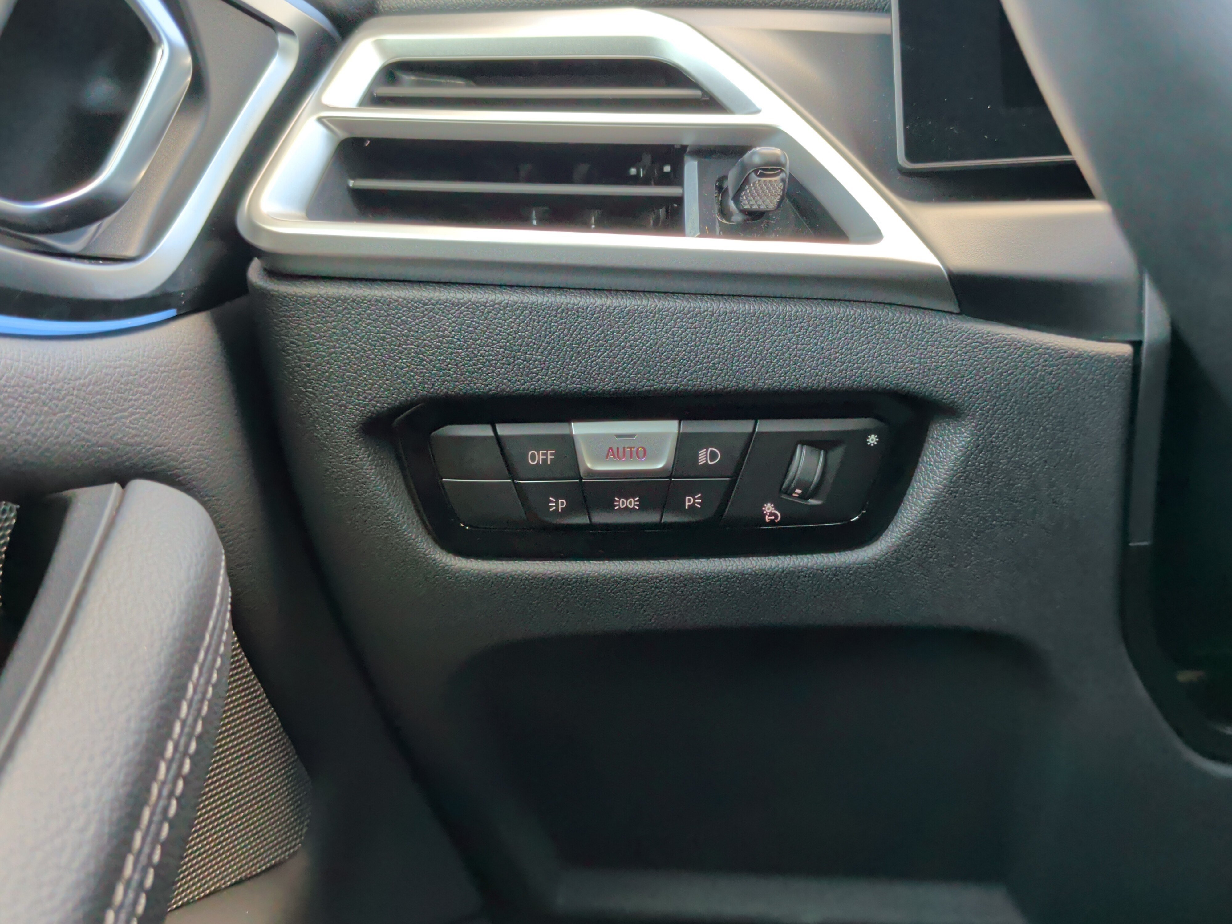 Certified 2026 BMW M440i w/ Premium Package RWD image 25