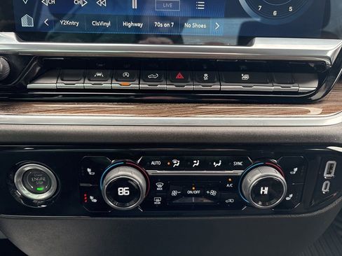 Used 2024 Chevrolet Silverado 1500 LT image 19