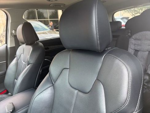 Certified 2024 Kia Telluride EX FWD image 9