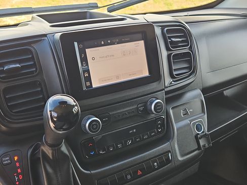 Used 2025 RAM ProMaster 2500 w/ Convenience Group image 16