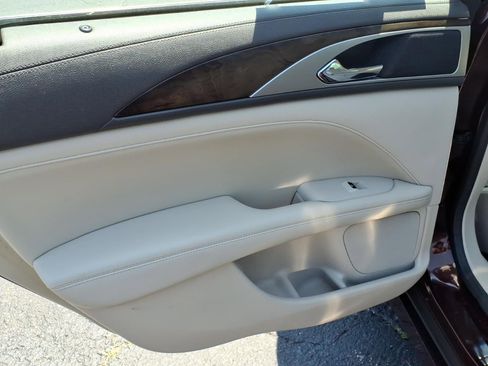 Used 2017 Lincoln MKZ Select w/ Select Plus Package FWD image 6