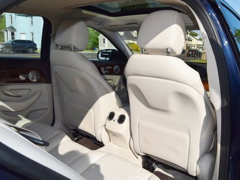 Used 2020 Mercedes-Benz E 450 4MATIC Sedan w/ Driver Assistance Package image 34