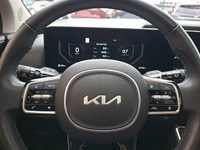 Certified 2025 Kia Carnival SX w/ SX Dark Edition Package FWD image 20