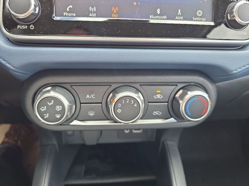 Used 2025 Nissan Versa SV w/ Trunk Package FWD image 21