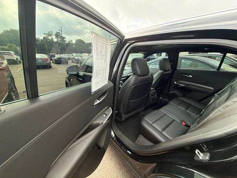 Used 2020 Cadillac XT4 Premium Luxury w/ Cold Weather Package AWD/4WD image 11