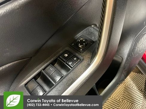 Used 2021 Toyota RAV4 XLE image 11