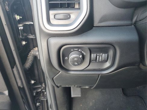 Used 2025 RAM 2500 Laramie image 25