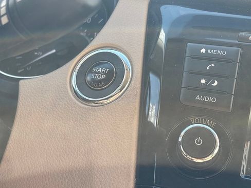 Used 2018 Nissan Rogue SV FWD image 19
