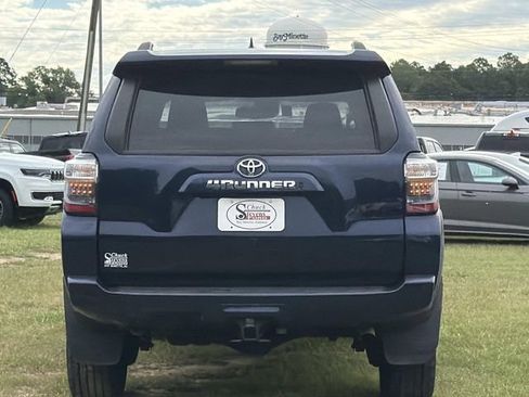 Used 2024 Toyota 4Runner SR5 AWD/4WD image 6