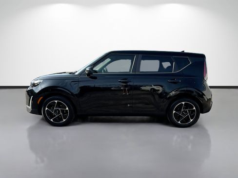 Used 2023 Kia Soul EX FWD image 2