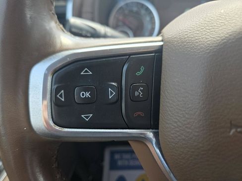 Used 2019 RAM 1500 Laramie AWD/4WD image 13