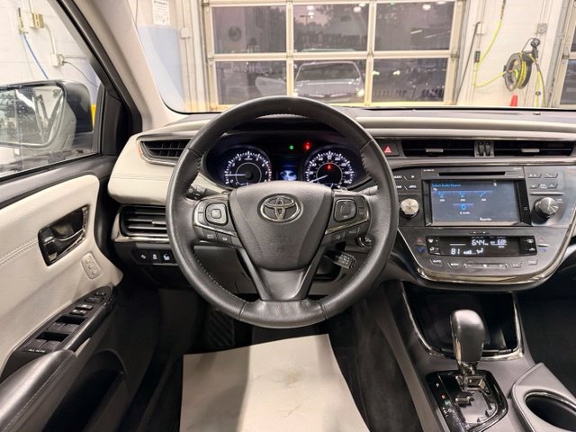 Used 2017 Toyota Avalon XLE Premium w/ Carpet Mat Package FWD image 17