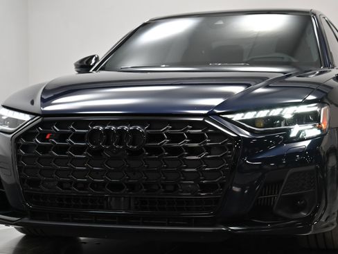 Used 2022 Audi S8 image 46
