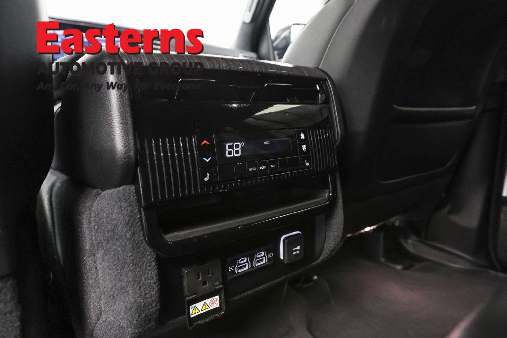 Used 2024 Jeep Wagoneer Series II w/ Flexible Seating Group AWD/4WD image 26