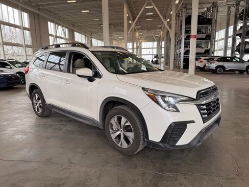 Used 2024 Subaru Ascent Premium w/ Convenience Package image 1