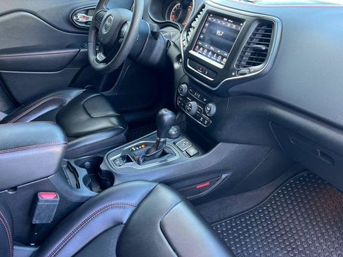 Used 2022 Jeep Cherokee Trailhawk w/ Technology Group B image 16