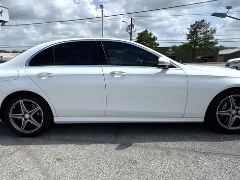 Used 2017 Mercedes-Benz E 300 image 8