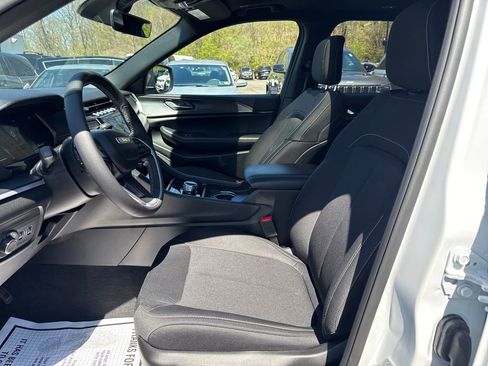 Used 2025 Jeep Grand Cherokee L Laredo w/ Luxury Tech Group I AWD/4WD image 11
