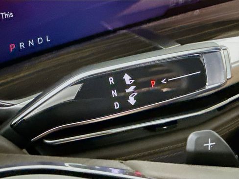 Used 2025 Cadillac Escalade ESV Premium Luxury w/ Touring Package AWD/4WD image 17