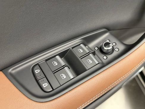 Used 2025 Audi Q7 3.0T Premium Plus image 11