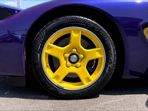 Used 1998 Chevrolet Corvette Convertible w/ Memory Pkg RWD image 28