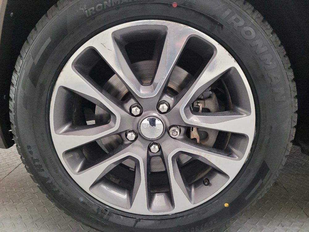 Used 2018 Jeep Grand Cherokee Overland AWD/4WD image 31