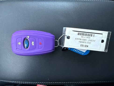 Used 2022 Subaru Ascent Limited w/ Popular Package #4 image 4