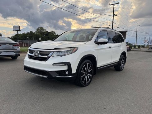Used 2019 Honda Pilot Touring image 3