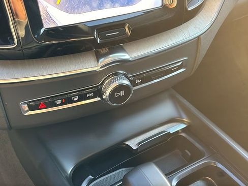Certified 2025 Volvo XC60 B5 Plus AWD/4WD image 20