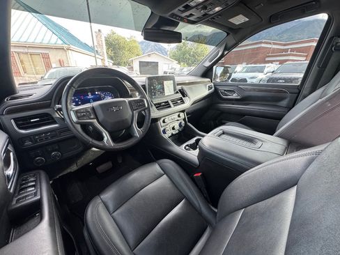 Used 2023 Chevrolet Tahoe Z71 w/ Luxury Package AWD/4WD image 17