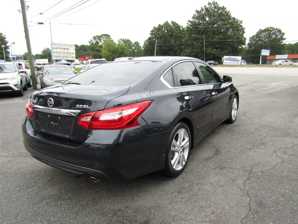 Used 2017 Nissan Altima 3.5 SL w/ 3.5SL Technology Package FWD image 7