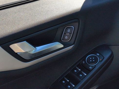 Used 2022 Ford Escape SEL image 14