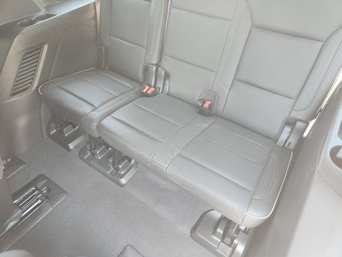 Used 2021 GMC Yukon SLT w/ SLT Premium Package RWD image 32